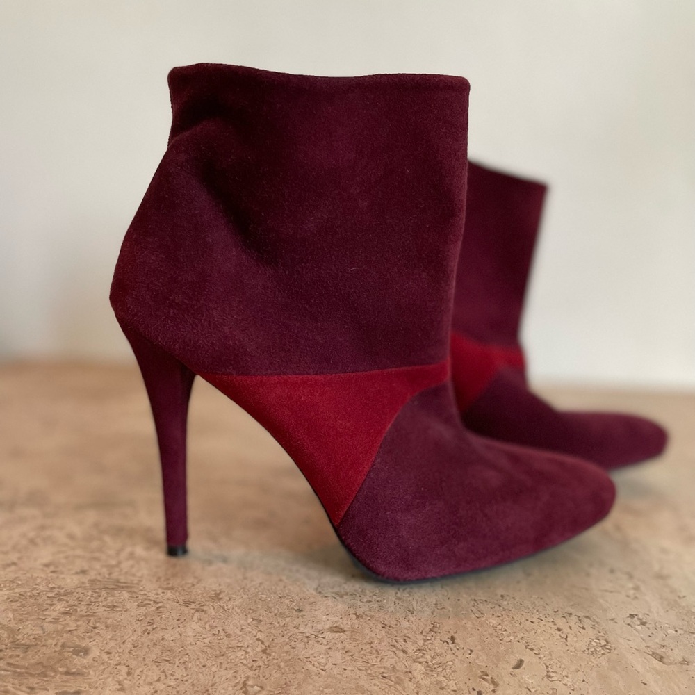 🍁50% Off Rdy 4 Fall Sale STUART WEITZMAN Burgundy Heeled Booties
